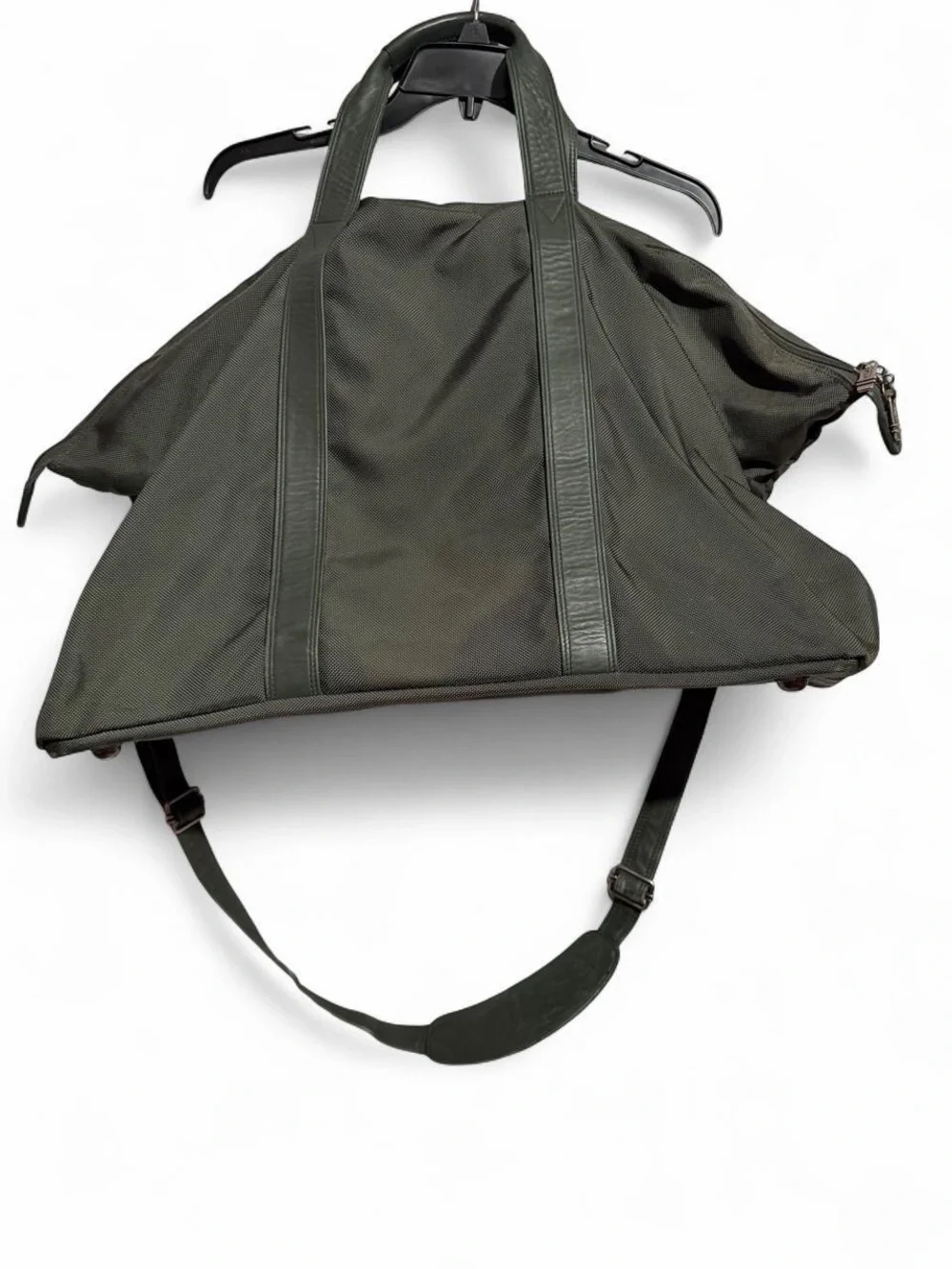 Tumi green Nylon Travel Duffel Weekender Bag with Leather Trim and ID Tag